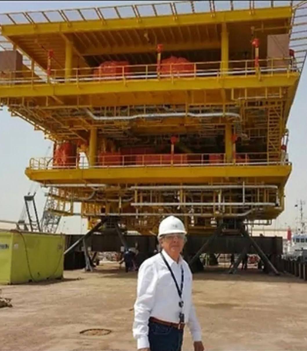 Marcelo Robles on site in front of an offshore platform at the Wasit Gas Program, Arabian Gulf